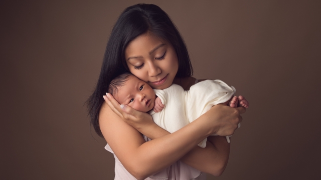 Capturing the Innocence: A Guide to Stunning Newborn Photography