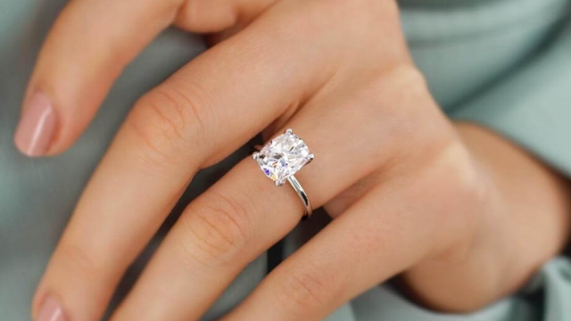 Shine Bright: The Beauty of Moissanite Engagement Rings